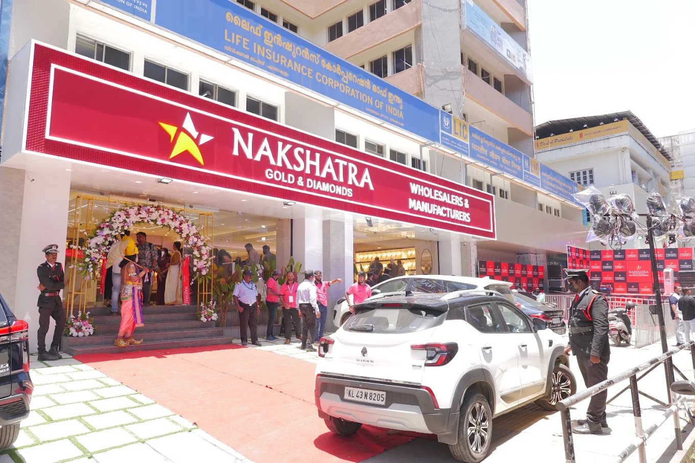 Nakshatra Gold and Diamonds Wholesalers and Manufacturers