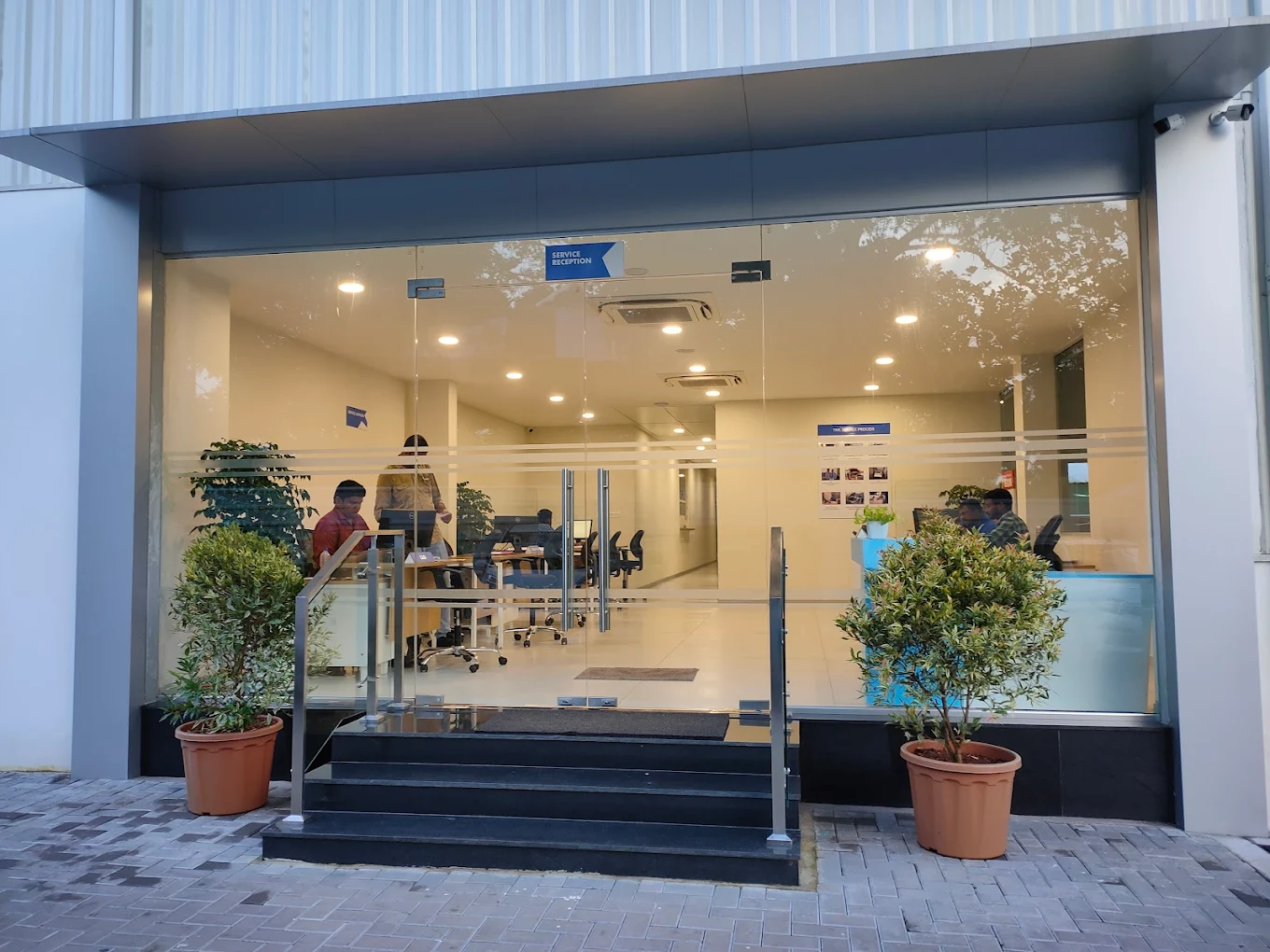 Tata Motors Cars Showroom – Luxon Motors, Irumbanam